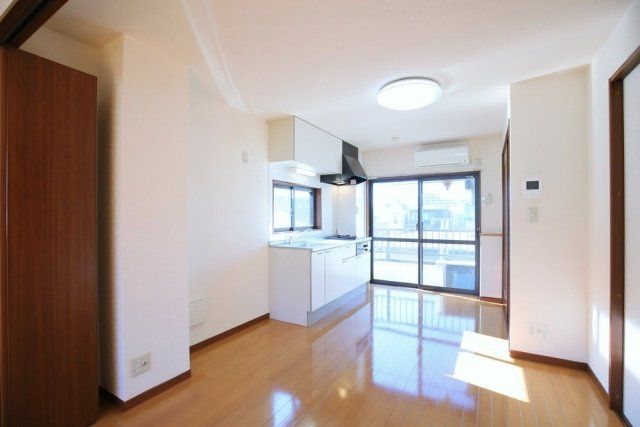 レークマンションIIの居間写真