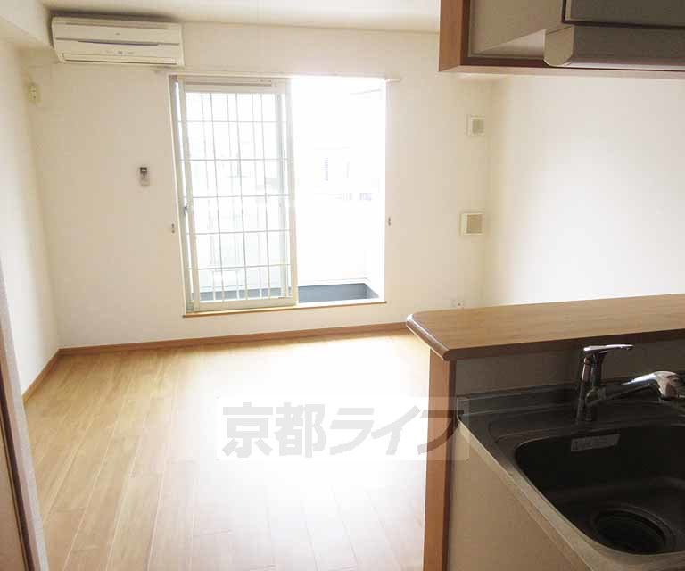 居室・リビング　エアコンの付いた部屋で過ごしやすい！