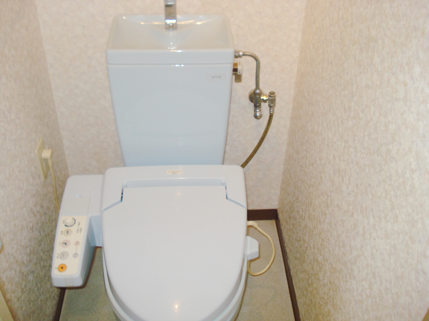 地下鉄谷町線 出戸駅 徒歩10分 7階建 築30年のトイレ写真