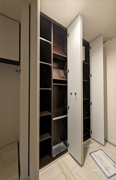 玄関　シューズボックス