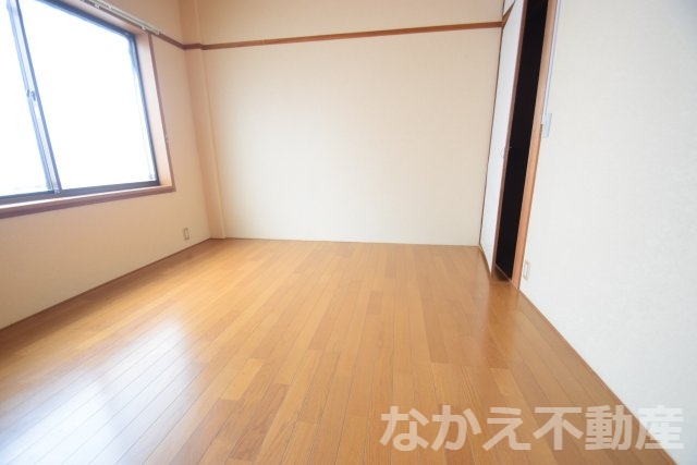 その他部屋・スペース　広くて明るい寝室