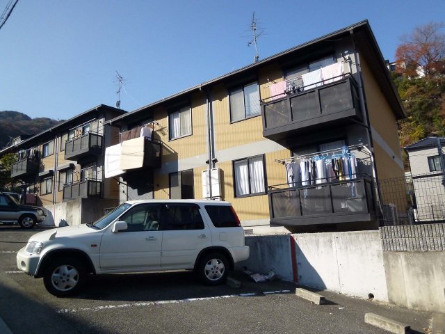 兵庫県宝塚市紅葉ガ丘（アパート）の賃貸物件の外観