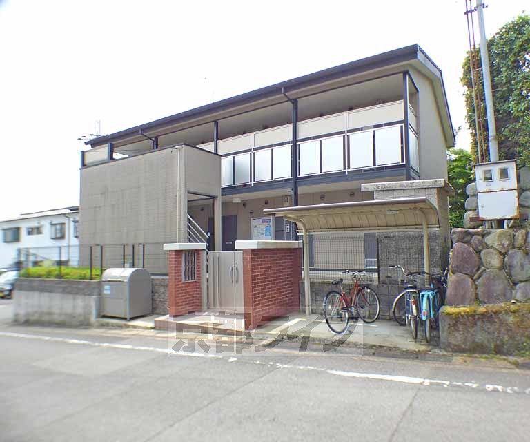 京都市北区西賀茂今原町のアパートの建物外観