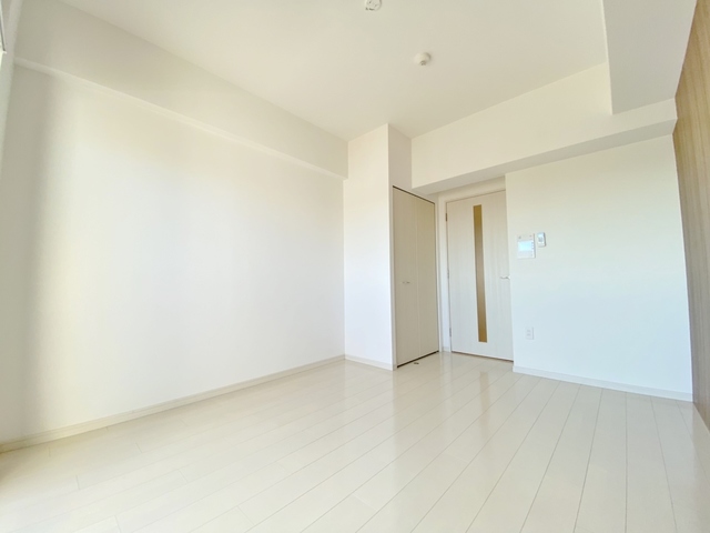 居室・リビング　ホワイト基調にコーディネートされたお部屋