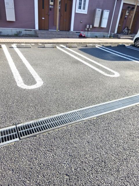 【鹿嶋市旭ケ丘のアパートの駐車場】