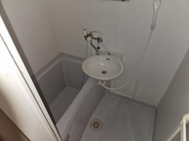 バス・シャワールーム　※同タイプ部屋の写真です。