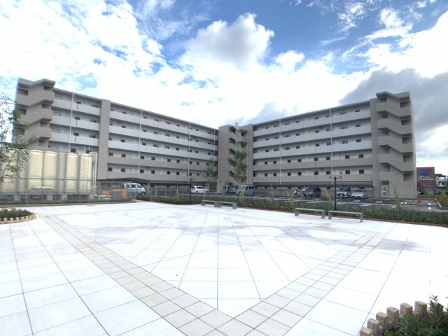 西宮市熊野町のマンションの建物外観