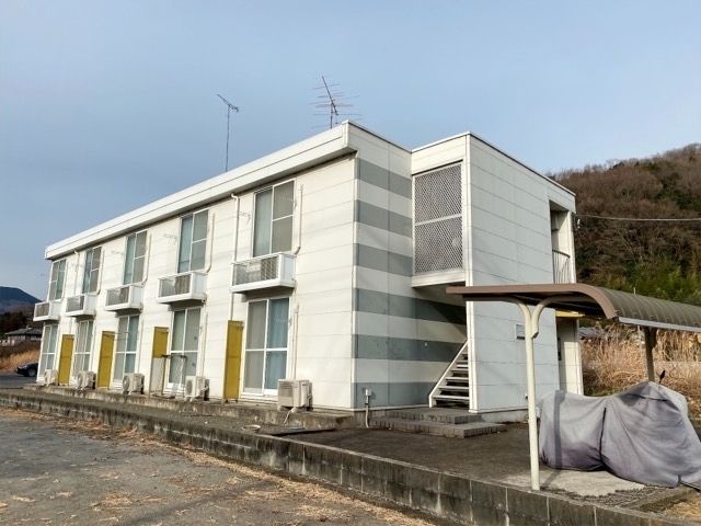 大里郡寄居町大字末野のアパートの建物外観