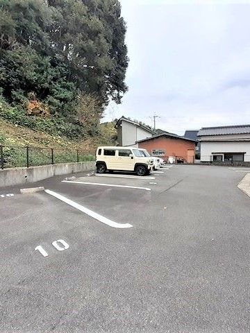 【ベルセフォネIIの駐車場】