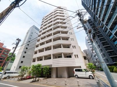 港区西新橋のマンションの建物外観