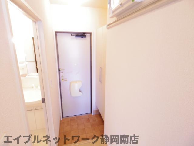 玄関　シンプルで使いやすい玄関です