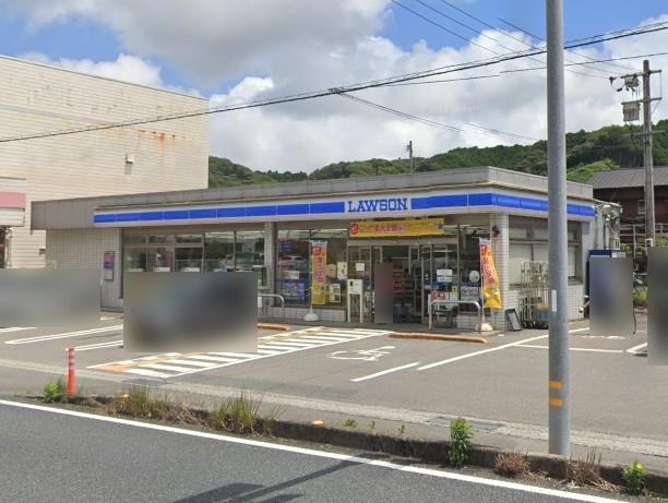 コンビニ　ローソン 伊野枝川駅前店（コンビニ）まで215m