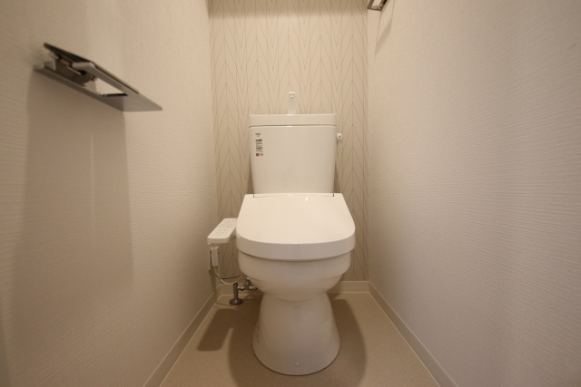 トイレ　※別室の参考写真の為、現況優先です。