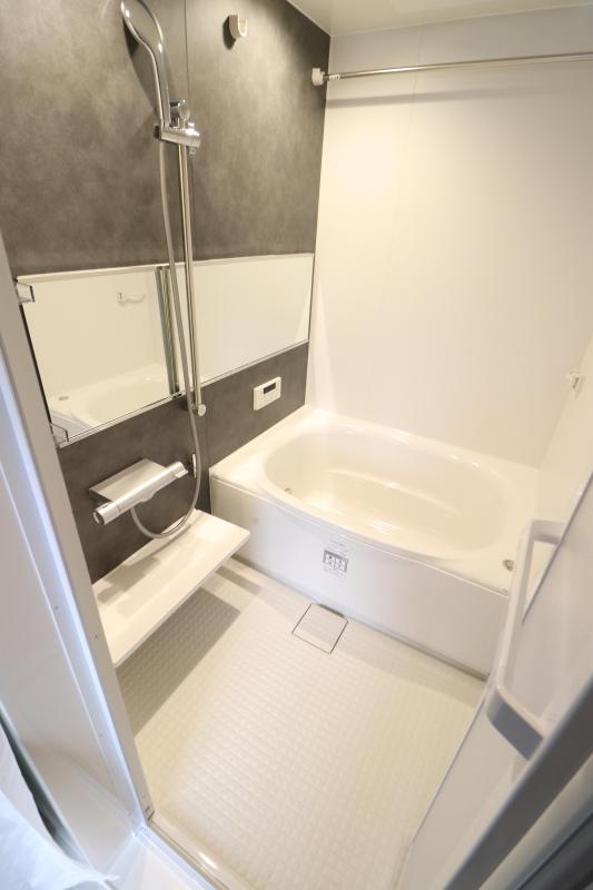 バス・シャワールーム　1　浴室　追い焚き、浴室乾燥機つき