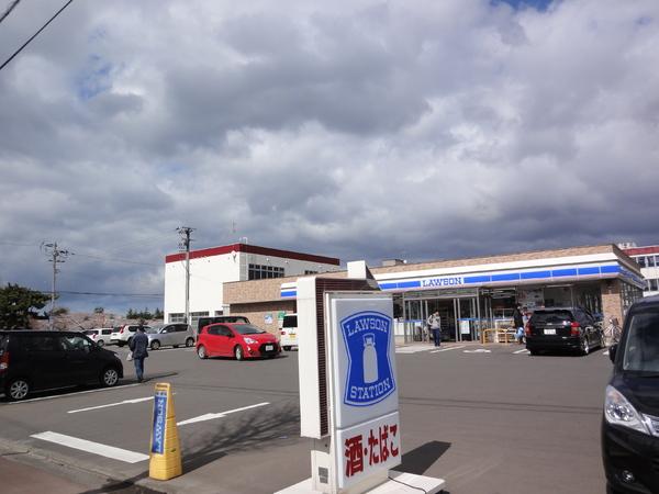 コンビニ　ローソン青森合浦公園前店（コンビニ）まで628m