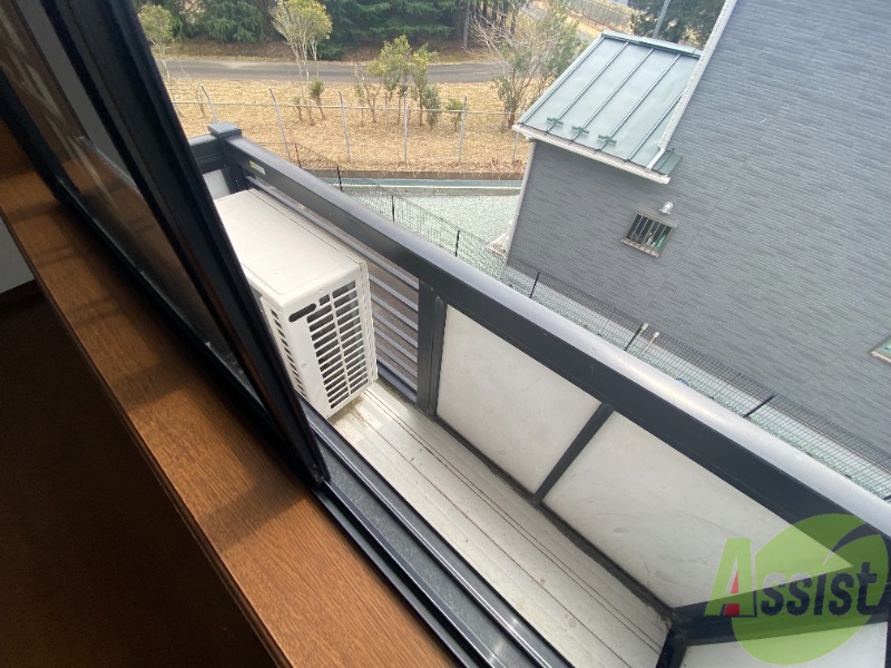 バルコニー　バルコニーは洗濯物を干すスペースがあります。