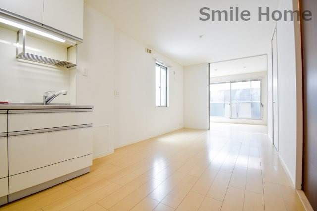 居室・リビング　エアコン付きのお部屋です