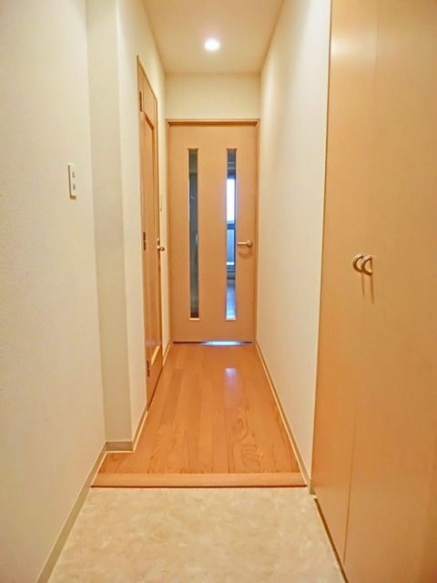 玄関　お部屋探しは株式会社　タウンハウジング　までお気軽にお問合…