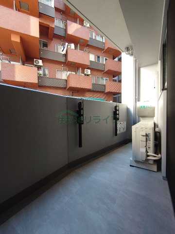 バルコニー　別階層の参考写真になります。