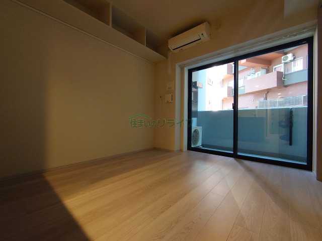 居室・リビング　別階層の参考写真になります。