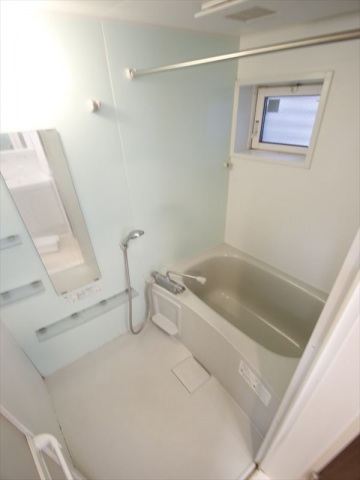 バス・シャワールーム　浴室乾燥機付のUB