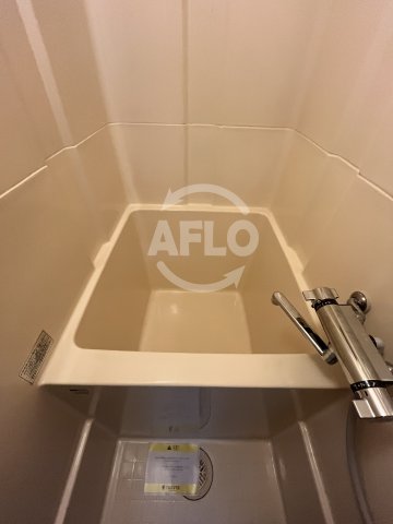 バス・シャワールーム　レジデンス三津屋　浴室