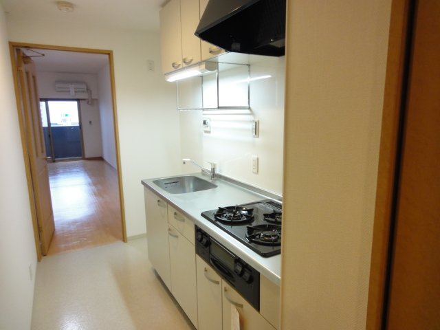 キッチン　同物件別号室のものです。