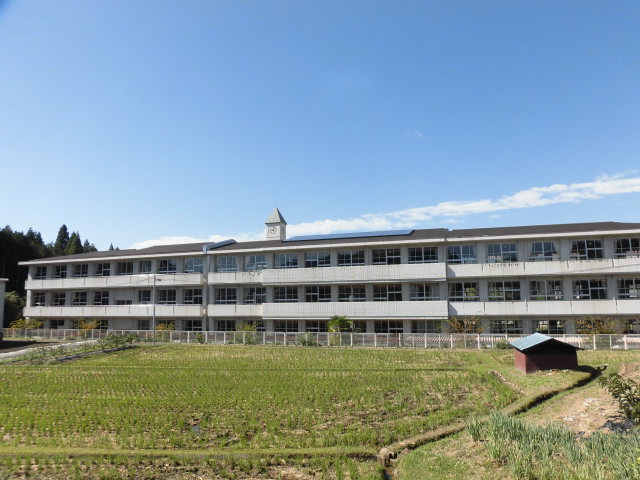 中学校　恵那市立恵那東中学校（中学校）まで1915m