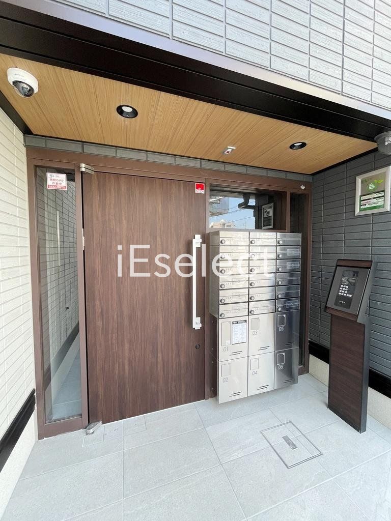 エントランス　オートロック付きで防犯面も安心★