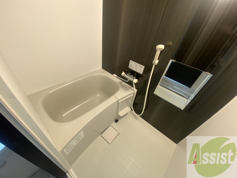 バス・シャワールーム　お風呂になります。一日の疲れを癒してくださいね。