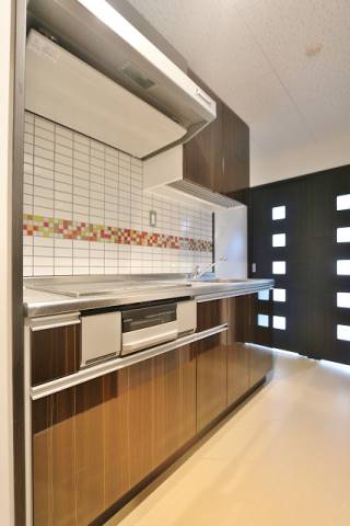 キッチン　作業スペースもあり料理がはかどるキッチンです