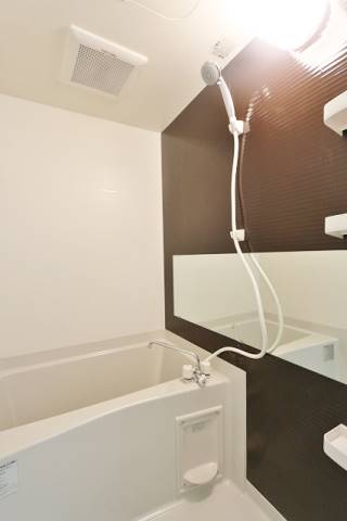 バス・シャワールーム　日々の疲れを癒せる浴室です