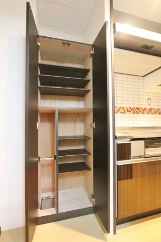 玄関　沢山の靴が収納できるシューズボックスです