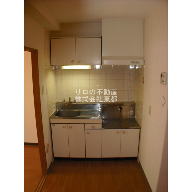 キッチン　便利なガスコンロ設置可能なキッチンです♪収納もあります！