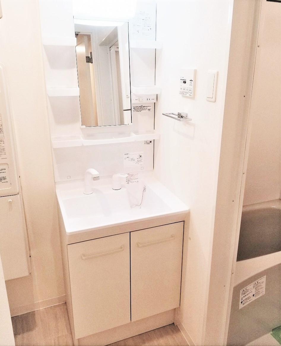 洗面設備　★シャワー付き独立洗面台★