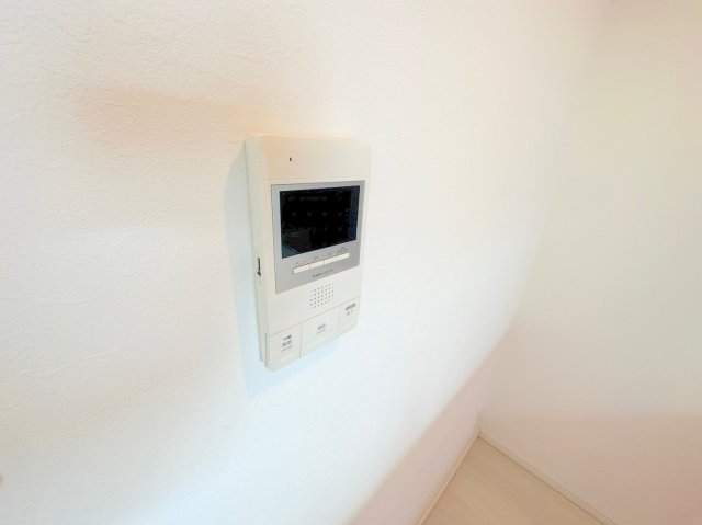 セキュリティ　TVモニターホンで来客が誰か確認してから開けて下さいね