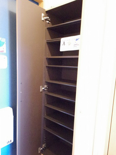 玄関　シューズボックスあり※反転室内