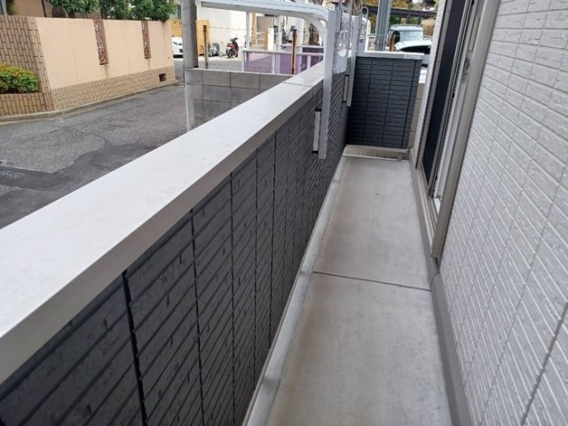 バルコニー　開放的で明るい空間を演出してくれるバルコニーです