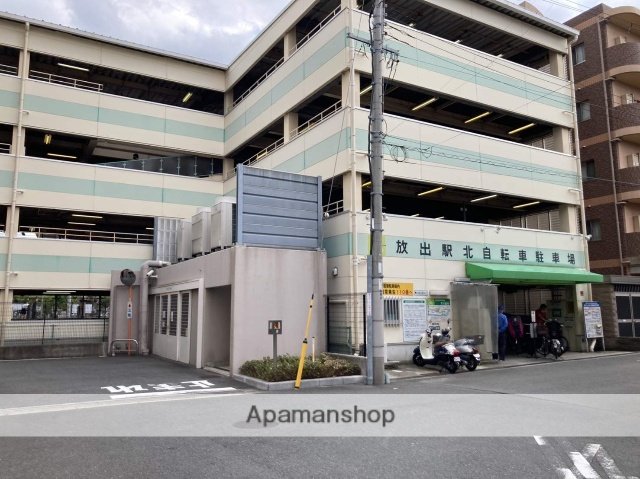 その他　駐輪場（その他）まで590m