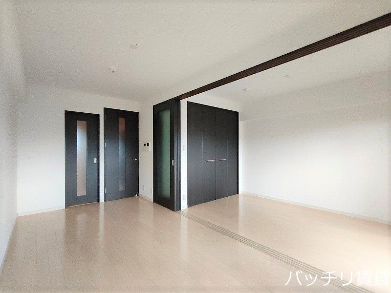 居室・リビング　同マンション別部屋写真のため、現状優先。