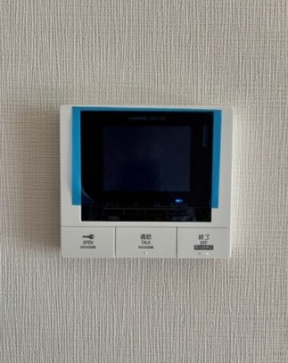 セキュリティ　モニター付きインターホンで女性の方も安心ですね