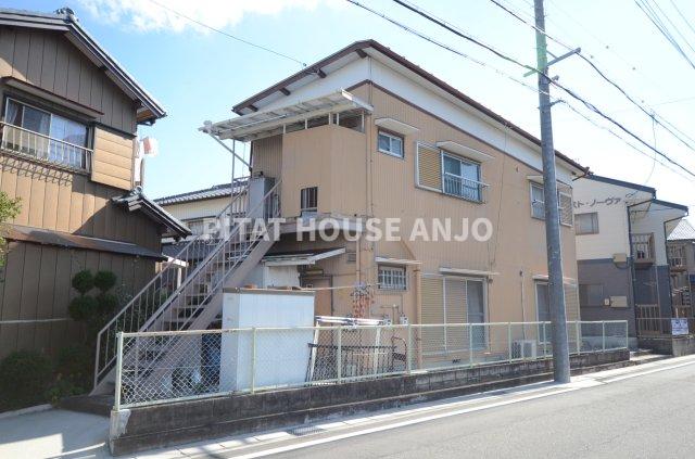建物外観　落ち着いた雰囲気の外観です