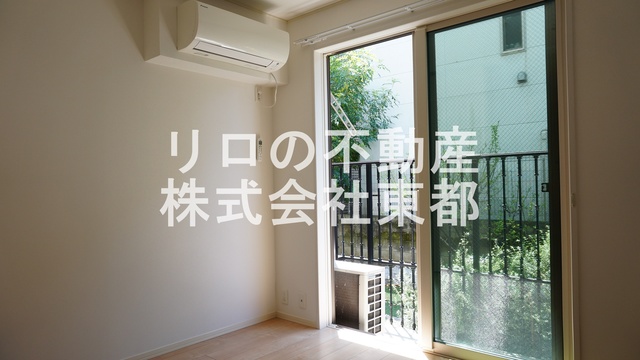 居室・リビング　人気の南西向きなので暖かな日差しが入りますね♪