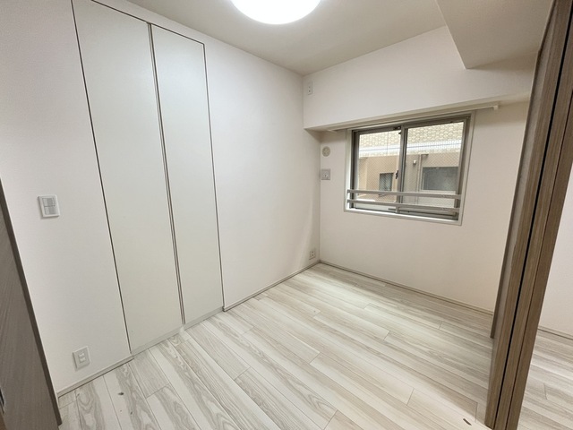 その他　洋室４帖※クリーニング前の写真です。