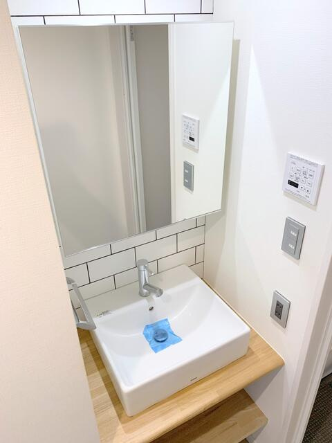 洗面設備　独立洗面台です