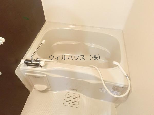 バス・シャワールーム　浴室乾燥機付きバス！