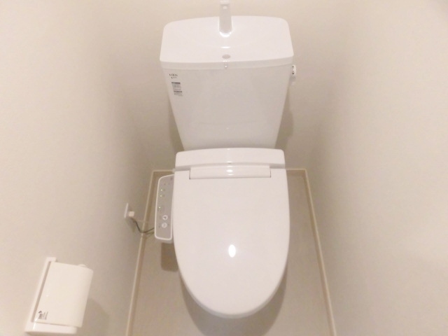 相鉄本線 大和駅 徒歩8分 3階建 築8年のトイレ写真