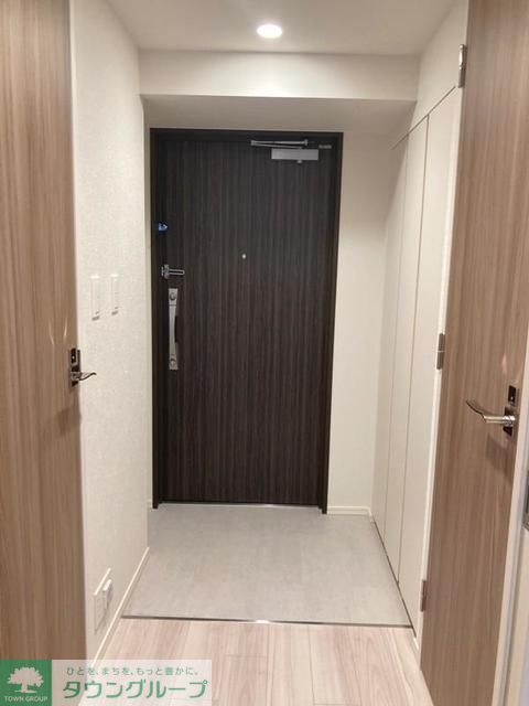 玄関　※写真は同タイプ住戸です。