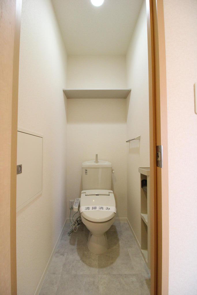 トイレ　シャワートイレ標準完備！！