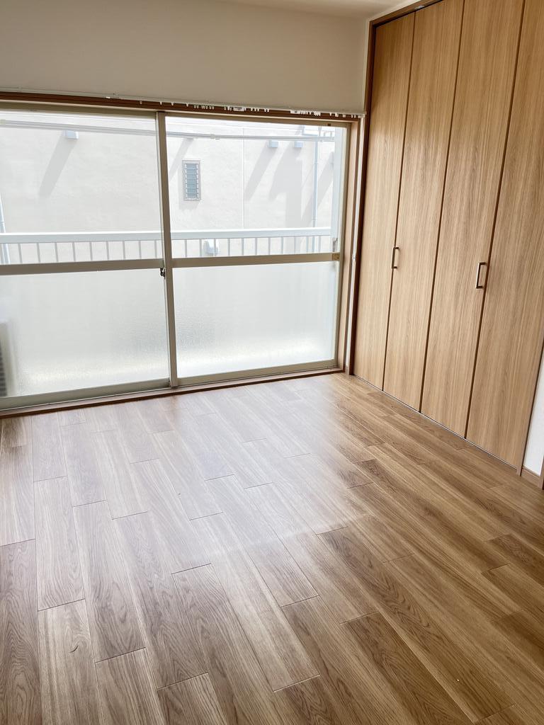 居室・リビング　東向きのお部屋です